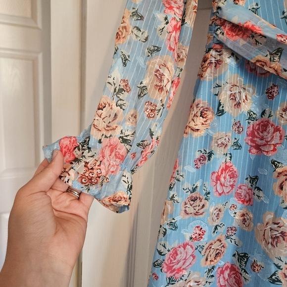 Adelyn Rae Blue Floral Long Sleeve Dress - Picture 5 of 7